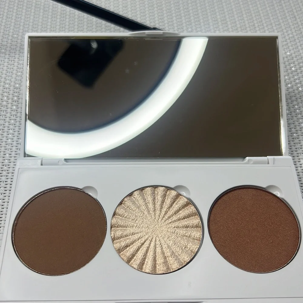 FACE IT MIDI PALETTE Bronzer and Highlighter- MEDIUM